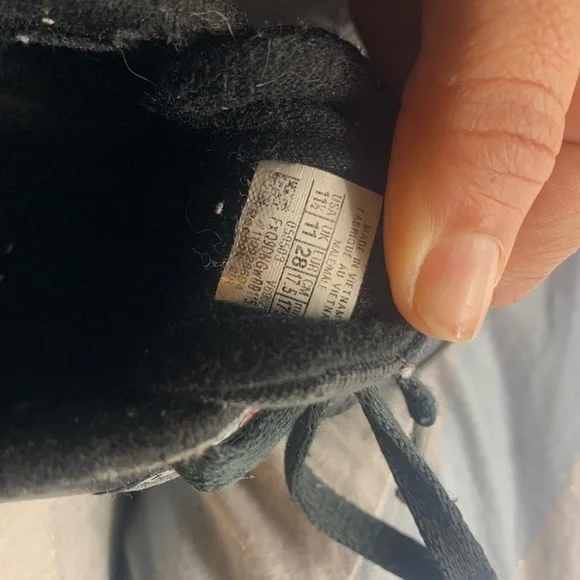 Size 11.5 kids Reebok Classic - Picture 3 of 3